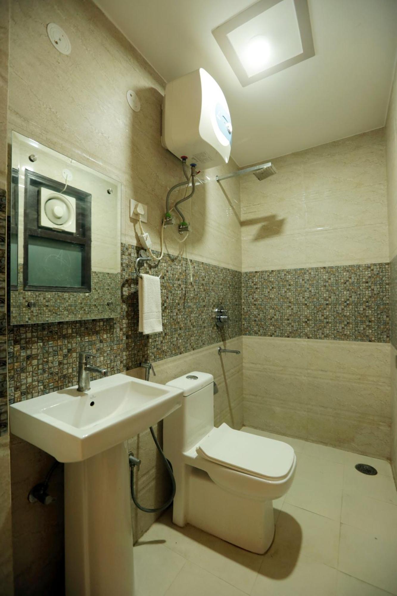 Hotel The Ocean Near Igi Airport 新德里 外观 照片